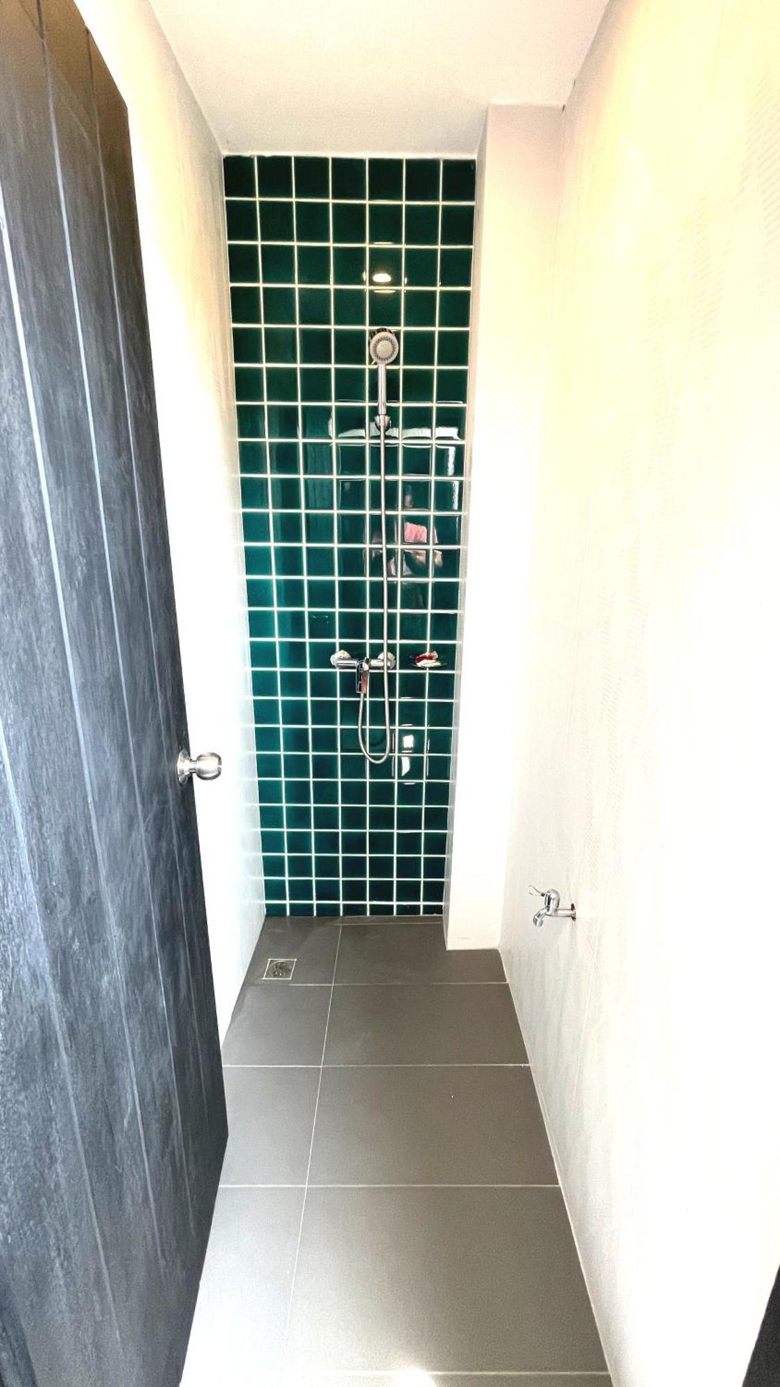 Rockstar Beach Apartments Bang Rak Beach  Exterior foto