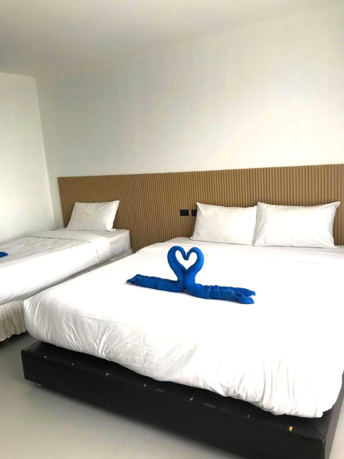 Rockstar Beach Apartments Bang Rak Beach  Exterior foto